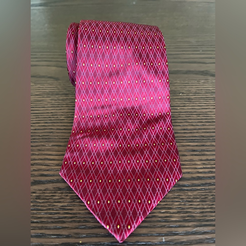 Arrow 100% Silk Men’s Tie Geometric Maroon And Yellow